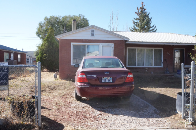 Photo 2 for MLS #2111377 at 176 E 400 South