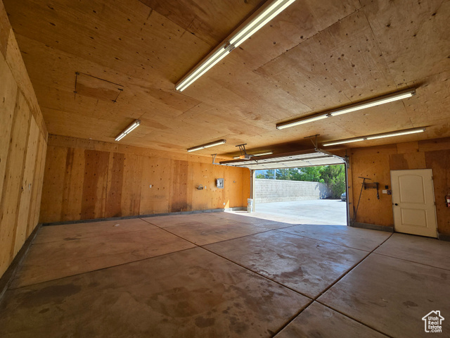 Photo 31 for MLS #2111418 at 5860 Kingston Way