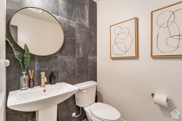 Photo 14 for MLS #2111445 at 578 N Locust Ave