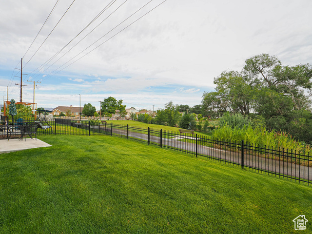 Photo 18 for MLS #2111447 at 1268 W Brinkerhoff Dr