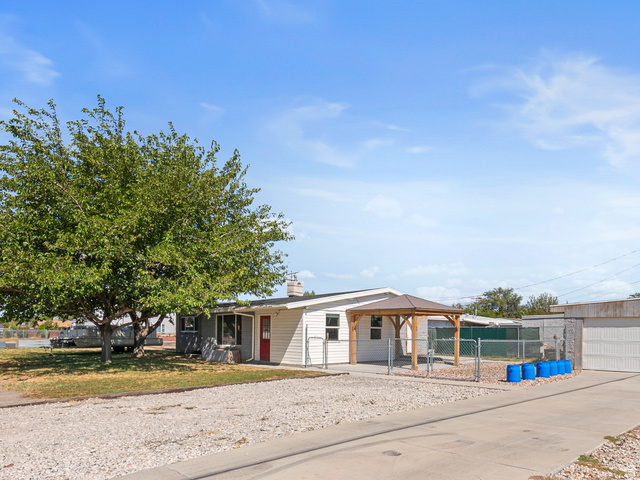 3111 S Beaver St
                     MLS #2111464