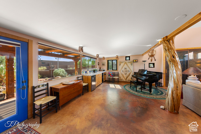 Photo 21 for MLS #2111497 at 888 N Coyote Gulch Ct