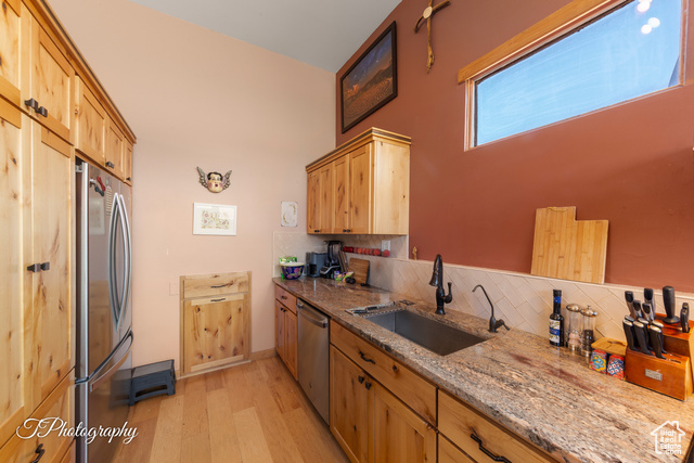 Photo 9 for MLS #2111497 at 888 N Coyote Gulch Ct