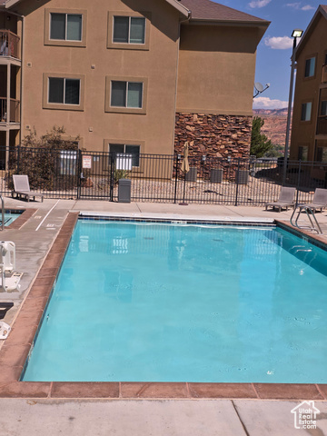 Photo 18 for MLS #2111585 at 2511 Redcliff Rd #1J