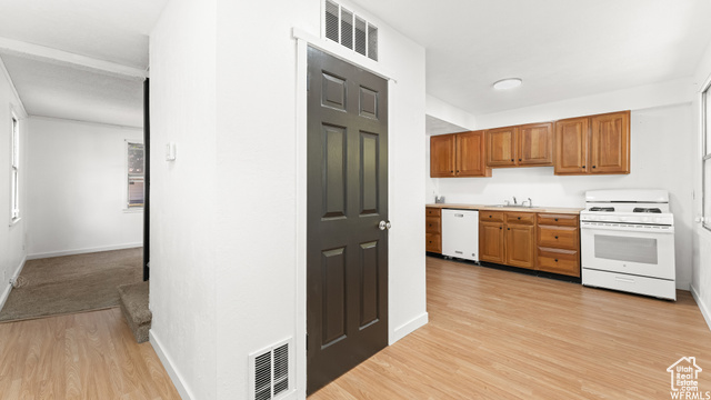 Photo 11 for MLS #2111592 at 3864 S Quincy #119