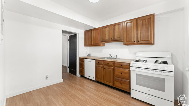 Photo 7 for MLS #2111592 at 3864 S Quincy #119