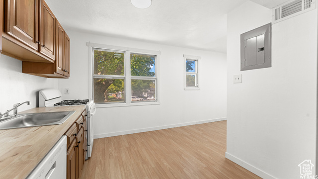 Photo 10 for MLS #2111592 at 3864 S Quincy #119