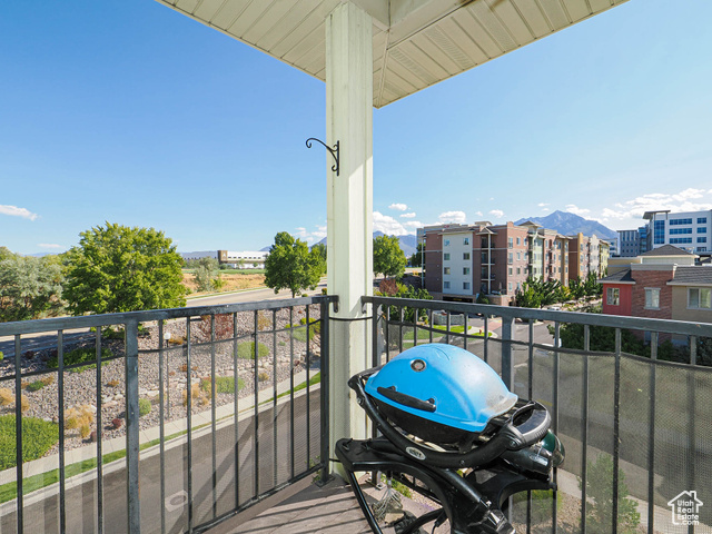 Photo 30 for MLS #2111602 at 194 Albion Village Way #402