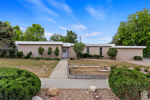 Photo 18 for MLS #2111725 at 27 W Princeton