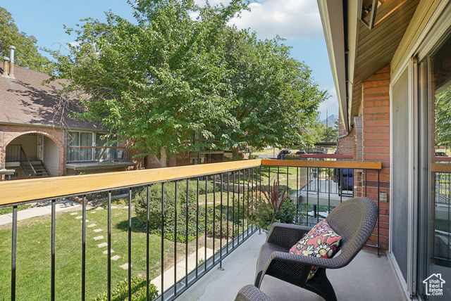 Photo 4 for MLS #2111728 at 1235 E Cottonwood Hills Dr