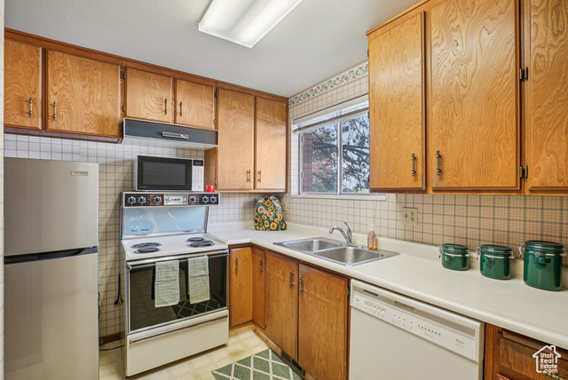 Photo 17 for MLS #2111728 at 1235 E Cottonwood Hills Dr