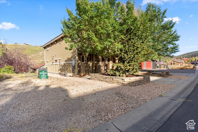 Photo 43 for MLS #2111731 at 1308 Empire Ave
