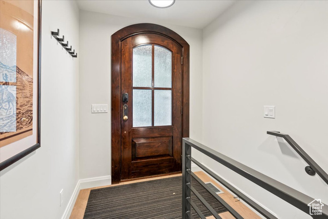 Photo 3 for MLS #2111731 at 1308 Empire Ave