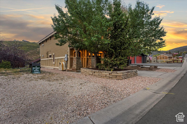 Photo 38 for MLS #2111731 at 1308 Empire Ave