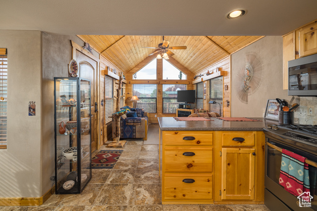 Photo 15 for MLS #2111733 at 10 Pioneer Dr