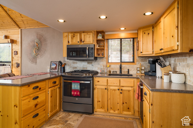 Photo 12 for MLS #2111733 at 10 Pioneer Dr