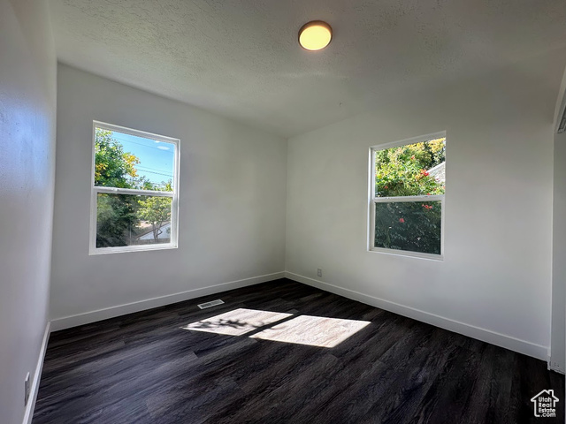 Photo 7 for MLS #2111739 at 3925 Nordin Ave