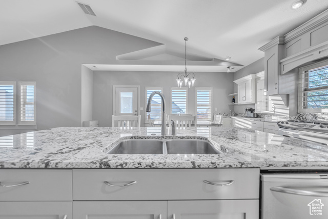Photo 17 for MLS #2111740 at 1256 Upland Dr