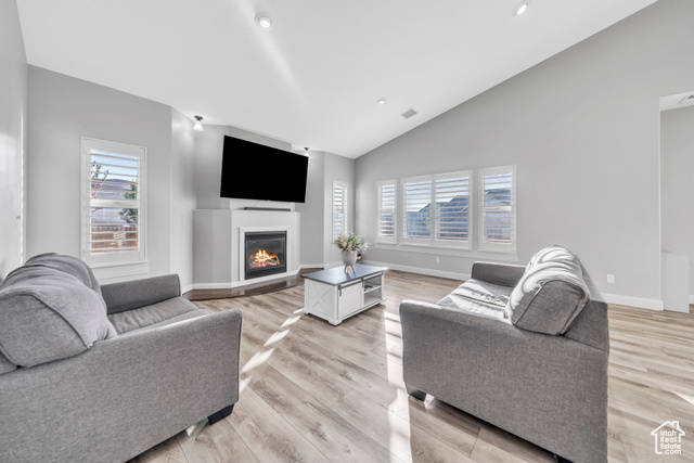 Photo 18 for MLS #2111740 at 1256 Upland Dr