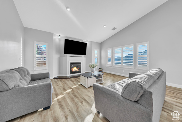 Photo 21 for MLS #2111740 at 1256 Upland Dr
