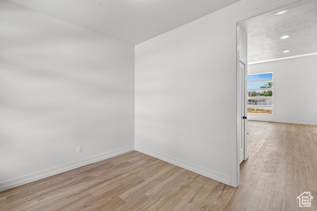 Photo 3 for MLS #2111768 at 1236 E 3125 North
