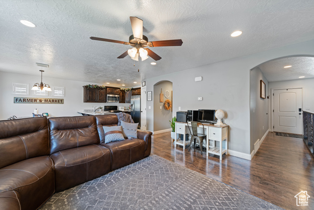 Photo 5 for MLS #2111788 at 785 S Peachtree Dr