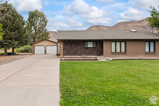 Photo 3 for MLS #2111817 at 248 S Center St