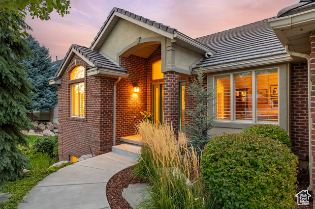 Photo 4 for MLS #2111832 at 944 Ben Lomond Ave