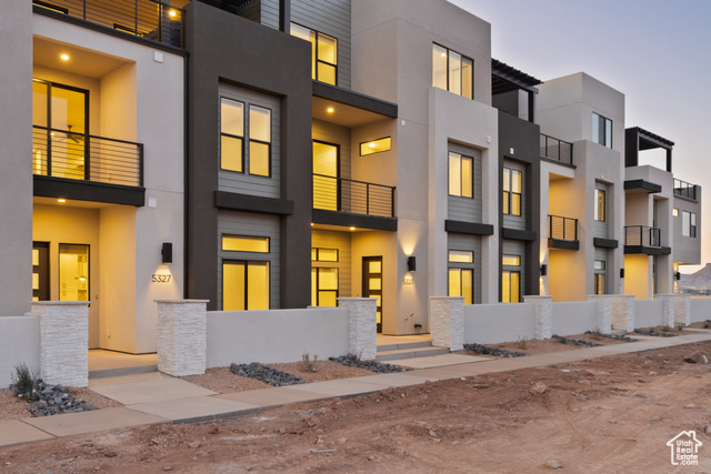 Photo 2 for MLS #2111870 at 5323 S Coral Pearl Aly #432