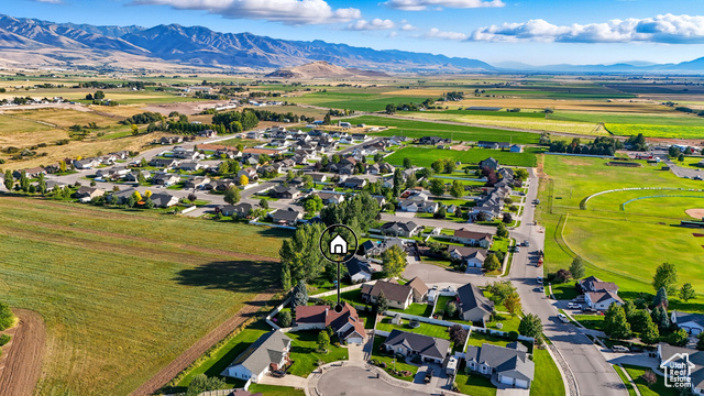 Photo 13 for MLS #2111978 at 572 Aspen Cir