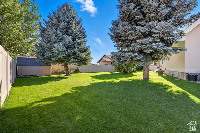 Photo 7 for MLS #2111978 at 572 Aspen Cir