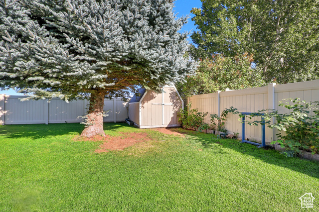 Photo 6 for MLS #2111978 at 572 Aspen Cir