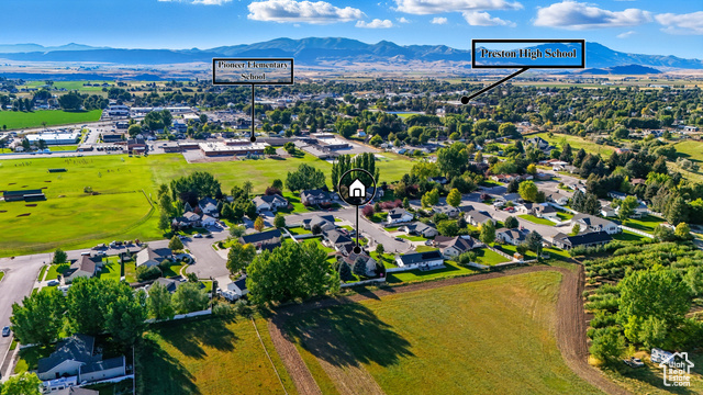 Photo 11 for MLS #2111978 at 572 Aspen Cir