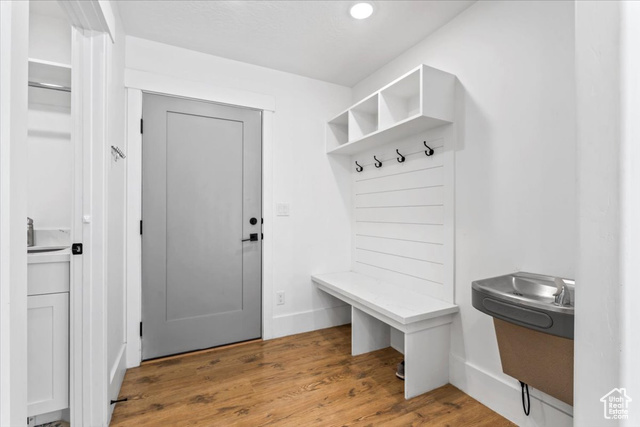 Photo 14 for MLS #2111996 at 4104 E Mount Airey Dr