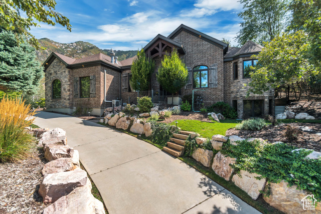 46 E LONE HOLLOW DR, Sandy UT 84092