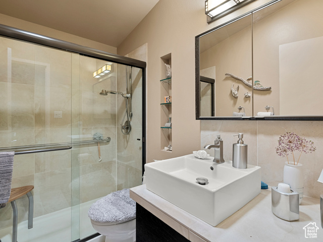 Photo 9 for MLS #2112112 at 3599 E Avondale Dr