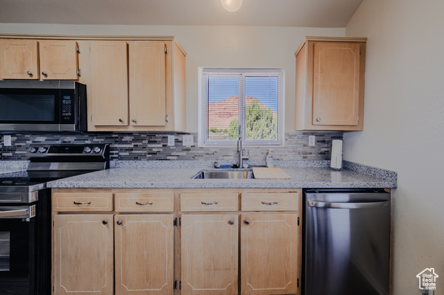 Photo 16 for MLS #2112169 at 3935 E Mountain Dr