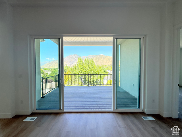Photo 7 for MLS #2112170 at 624 N Legend Cir #480