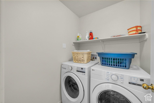 Photo 10 for MLS #2112174 at 40 E Cyndi Ln