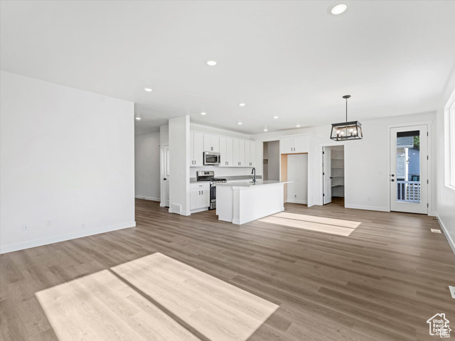 Photo 9 for MLS #2112210 at 1727 W Brocious Way #302