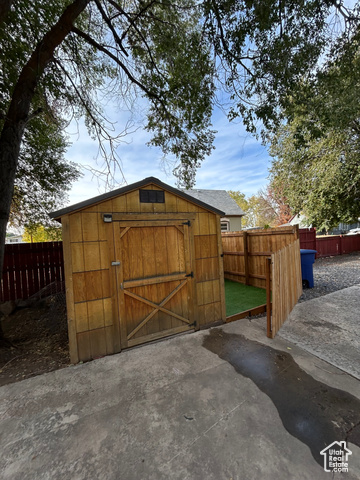 Photo 6 for MLS #2112219 at 511 E Douglas St