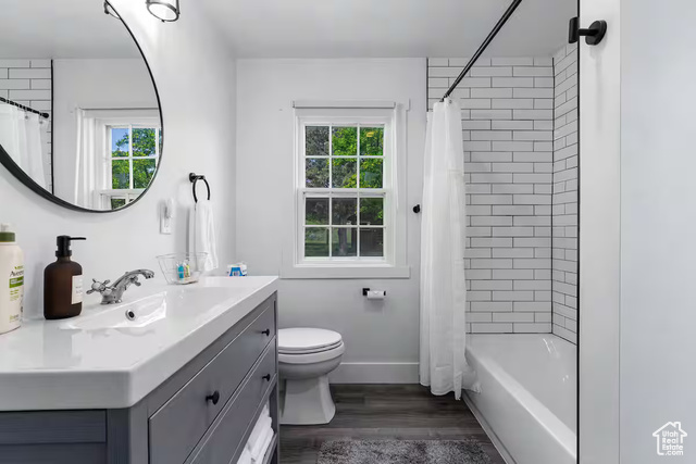 Photo 12 for MLS #2112233 at 225 W 1st North St #9