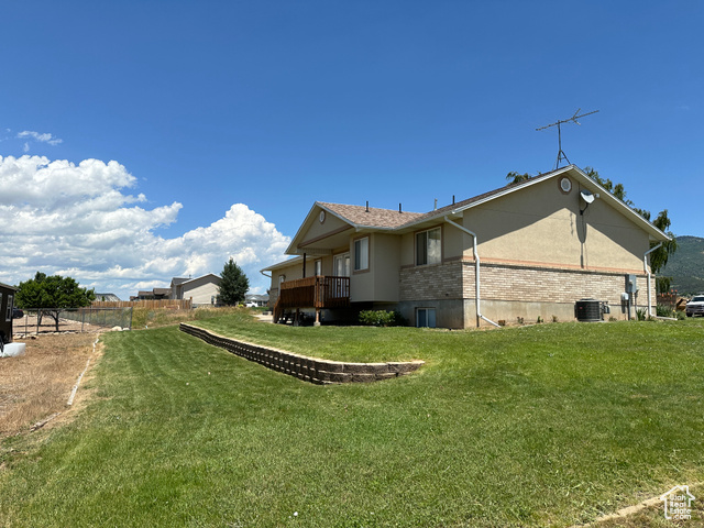 Photo 5 for MLS #2112257 at 525 N 100 East