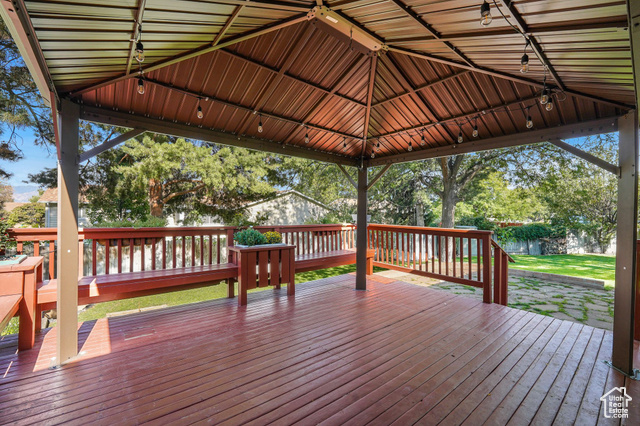 Photo 23 for MLS #2112275 at 5331 Queenswood Dr