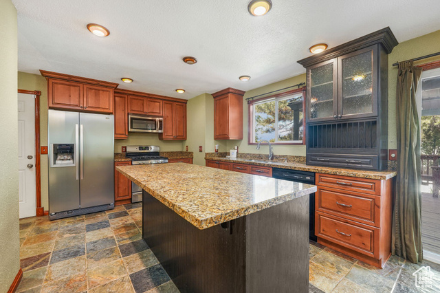 Photo 12 for MLS #2112275 at 5331 Queenswood Dr
