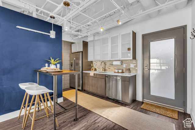 Photo 4 for MLS #2112284 at 360 W Broadway #604