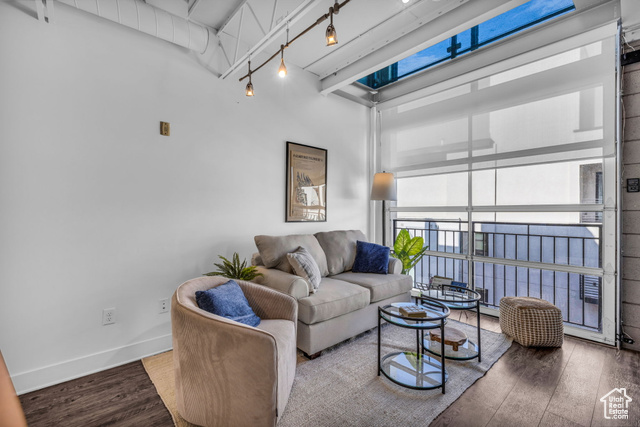 Photo 6 for MLS #2112284 at 360 W Broadway #604