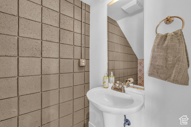 Photo 11 for MLS #2112284 at 360 W Broadway #604