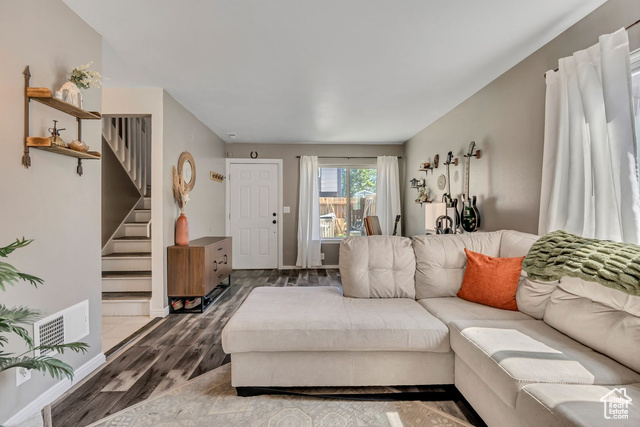 Photo 4 for MLS #2112288 at 4111 S Greyhackle Ln