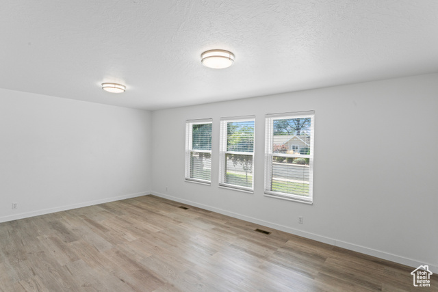 Photo 15 for MLS #2112304 at 1178 N 200 East